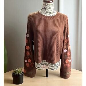 FRANCESCA'S Hailee Embroidered Crop Pullover Sweater size M brown